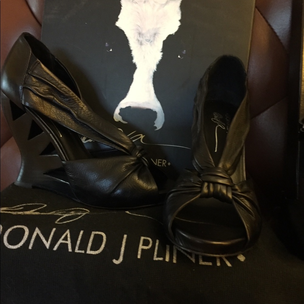 Ladies shoes